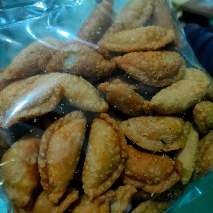 

PASTEL KERING ISI ABON NGEPRUL RENYAH