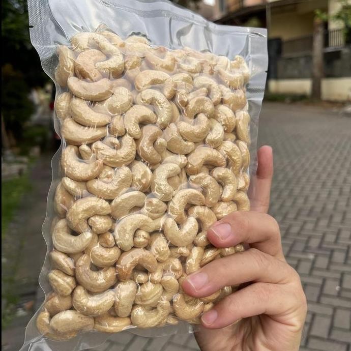 

PREMIUM KACANG METE UTUH MATANG PANGGANG 500GR (UKURAN SUPER)