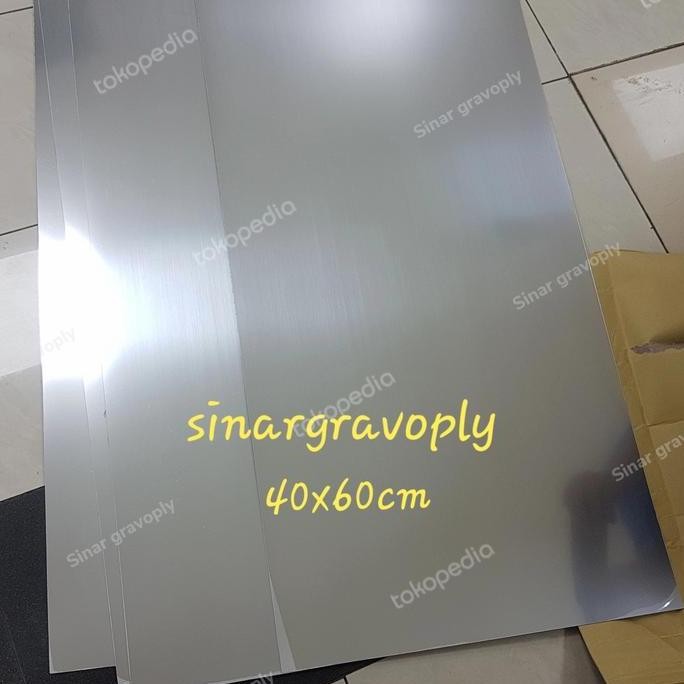 

READY gravoply silver teks hitam bahan grafir nametag dll 40x60cm tebal 1.5m NEW