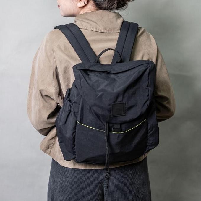 baru Ransel Vienna Divergent Black Water Repellent Nylon Crinkle Medium Backpack - unisex