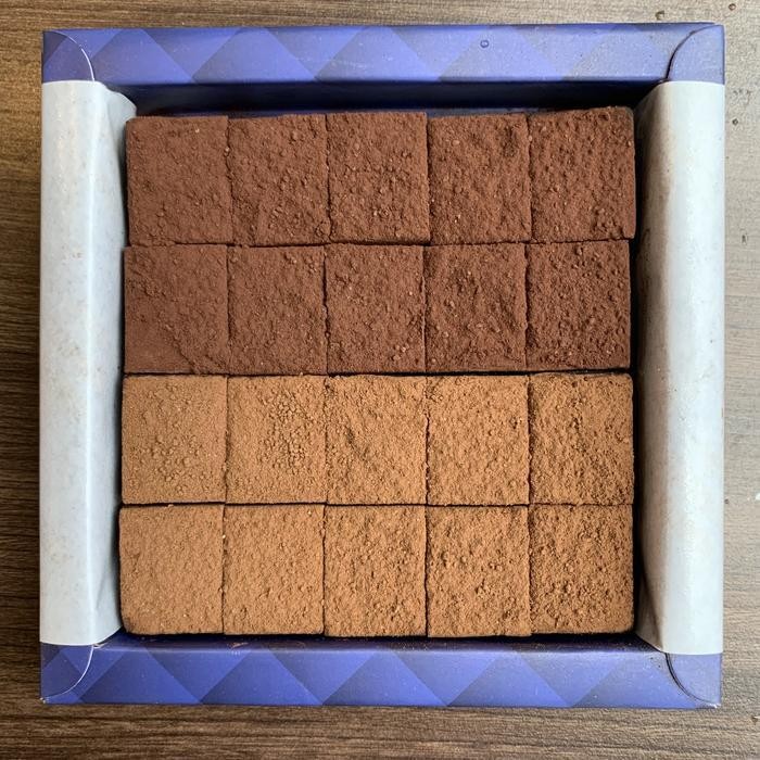 

Cri Xiujank Nama Chocolate Mix Dark & Milk