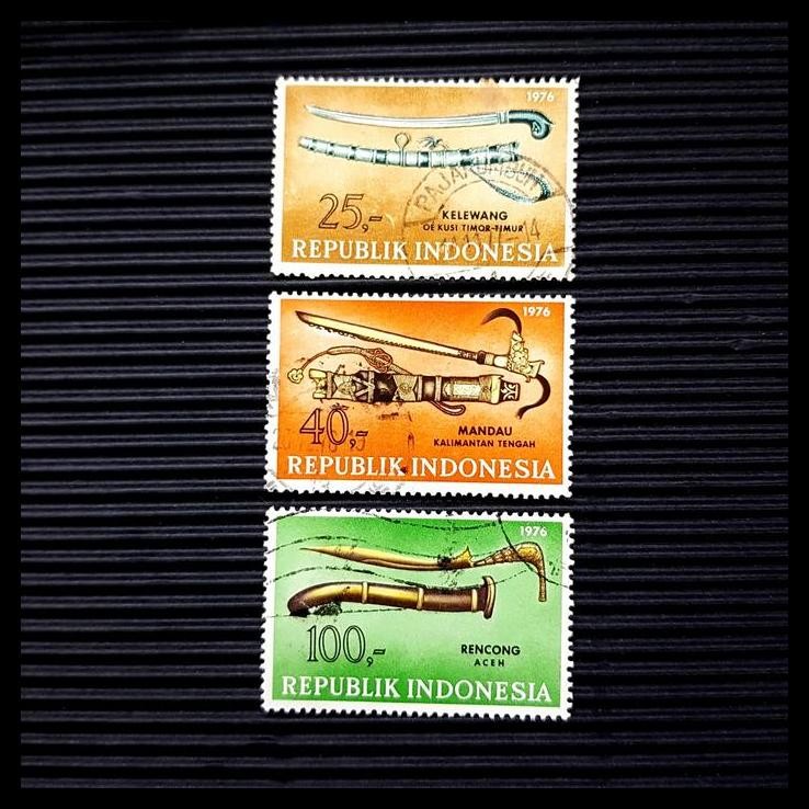 

DISKON PRANGKO INDONESIA. PEDANG TRADISIONAL KEBUDAYAAN 1976. SET (3V) !!!!!