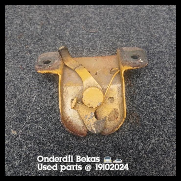 DISKON DOOR LOCK BAGASI TOYOTA COROLLA KE30 1976