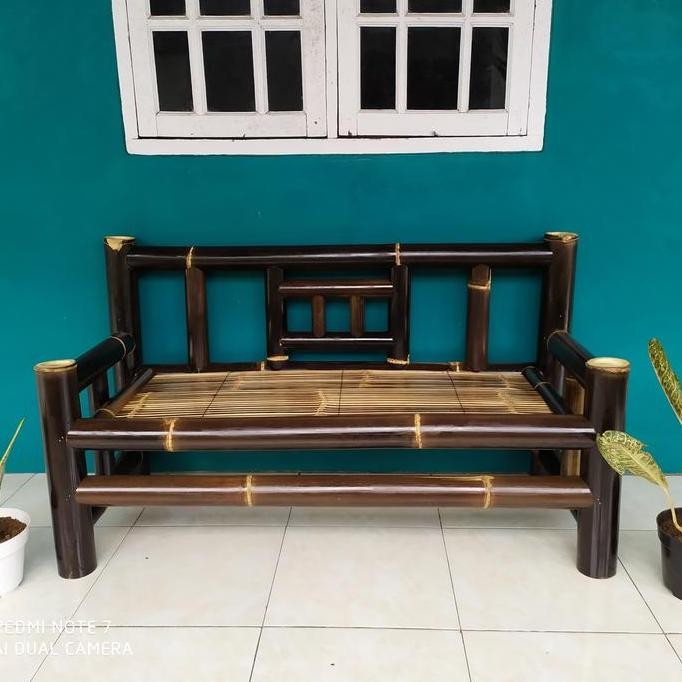 Kursi bambu hitam panjang