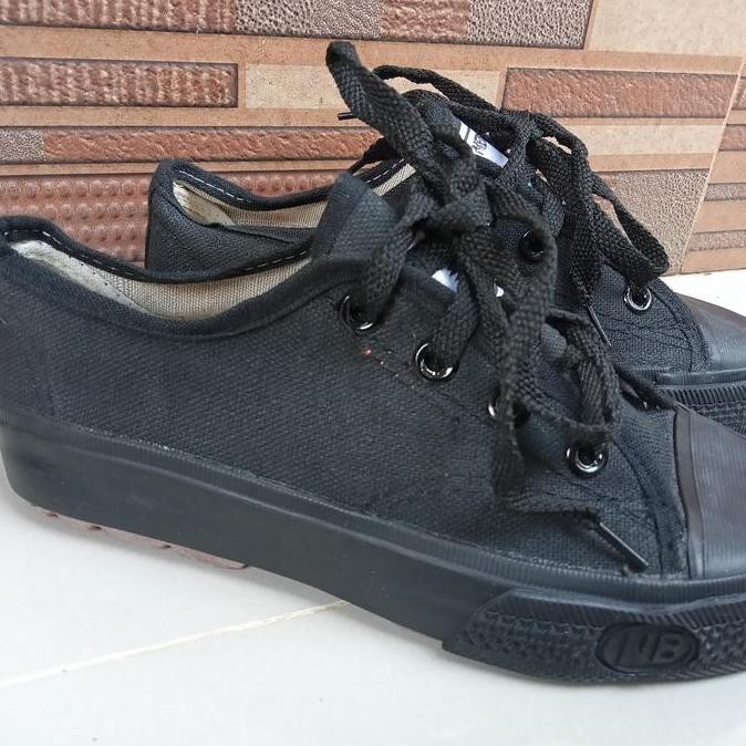 SEPATU SEKOLAH NB SD SMP SMA HITAM PENDEK SEPATU NB