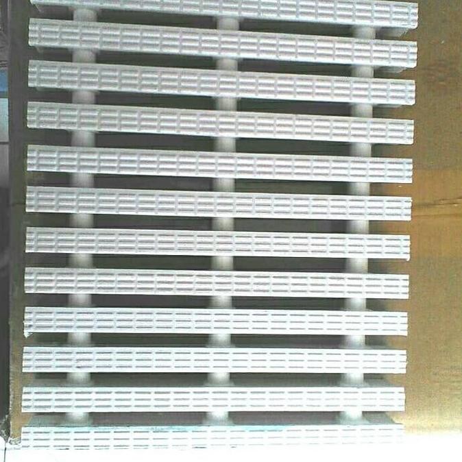 Grill / Grating Penutup Selokan Kolam Renang