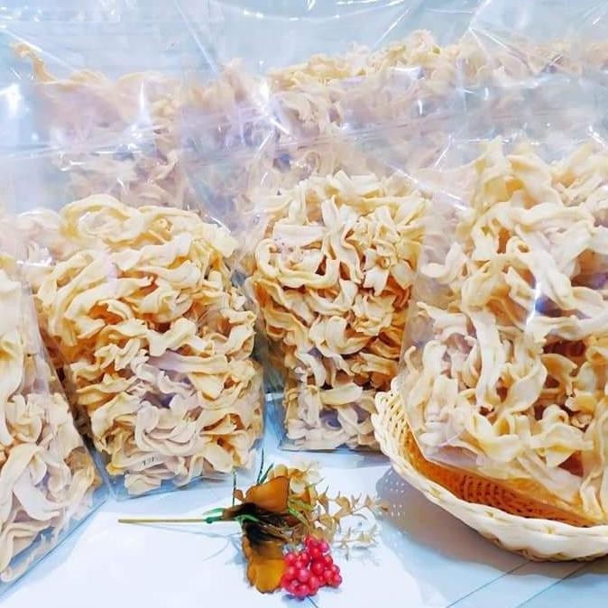 

Snack Stick Keju Keriting - Cemilan Curut Renyah Kue Kering Asin Gurih