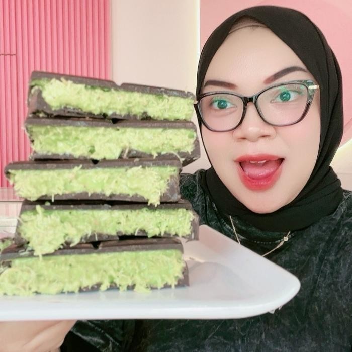 

RKM Coklat Dubai Kunafe JUMBO Pistachio - Yayang Dessert dubai chocolate