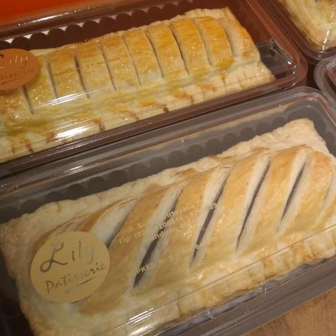 

BEBAS ONGKIR - PICNIC ROLL LILY PATISSERIE