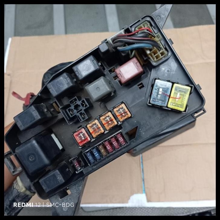 HOT DEAL FUSE BOX RUMAH SIKRING / RELAY MESIN TOYOTA SOLUNA ASLI COPOTAN