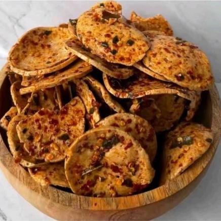 

Keripik Basreng Bumbu Pedas Daun Jeruk Koin Pipih Keriuk Isi 1Kg