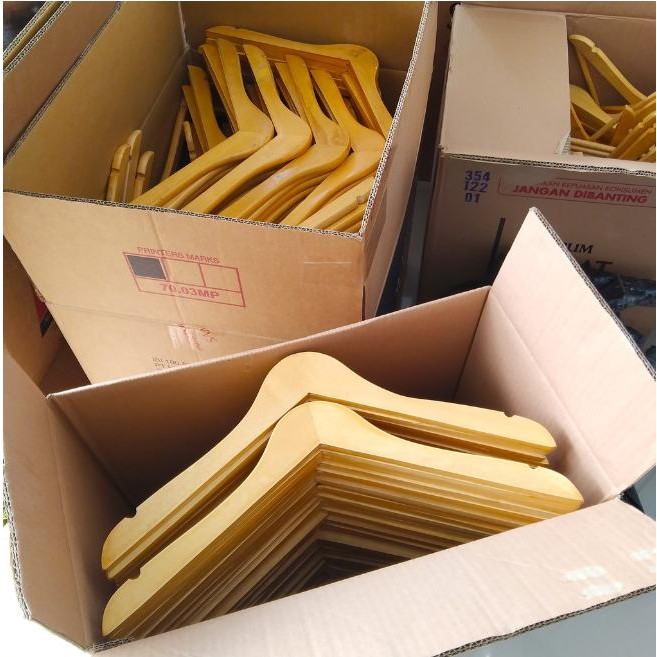 GROSIR ISI 100PCS HANGER KAYU NATURAL HANGER BAJU DARI BHN KAYU