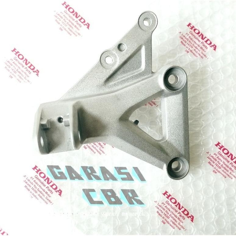 Holder Main Step FR CBR 250RR - Holder Footstep Depan CBR 250RR