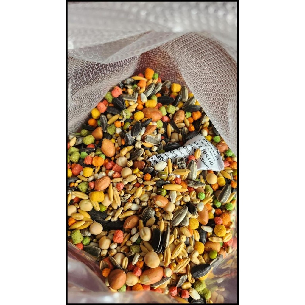 

DELUXE SEED KUACI HITAM KACANG MERAH MEDIUM PARROT 1KG