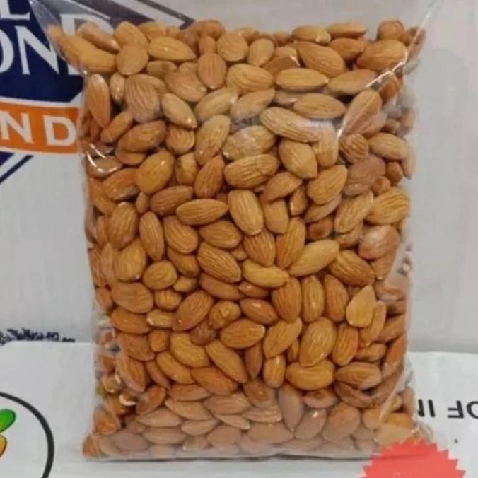 

Kacang Almond Mentah Kupas Utuh Raw Whole Blue Diamond 500Gr