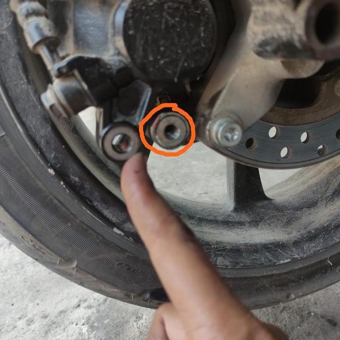 Baut As Pen Kaliper Belakang Pcx Adv Vario 150 160 Click Baut Kaliper Brake Original