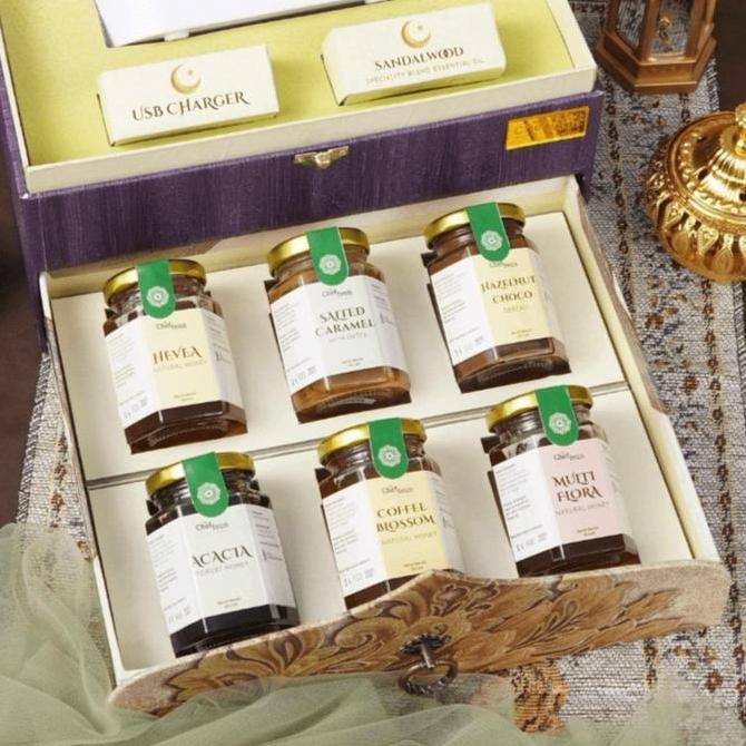 

Saudi Hampers Lebaran Gift Parcel Ramadhan Parsel Hadiah Idul Fitri