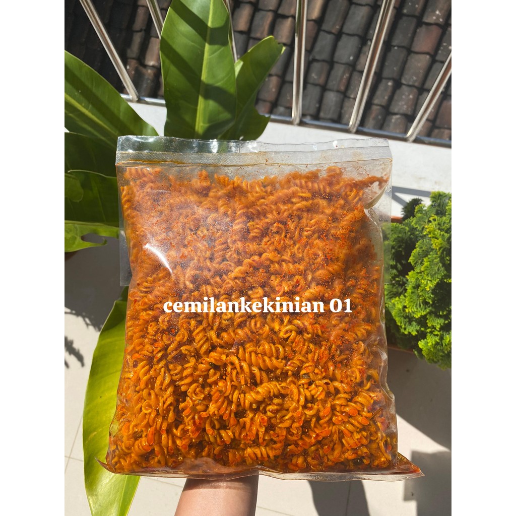

makaroni spiral/makaroni kriwil/makaroni uril 1kg pedas daun jeruk