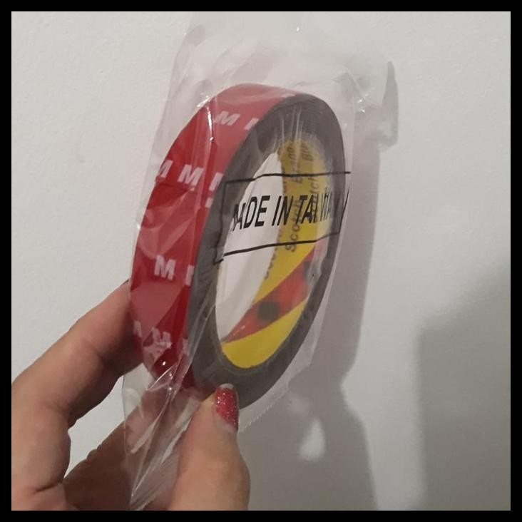 

DISKON DOUBLE TAPE PEREKAT BOLAK BALIK 2CM 5 METER !!!