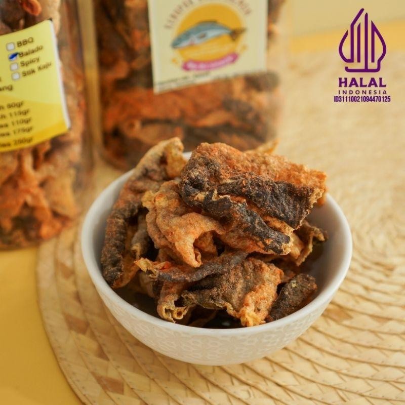 

READY STOCK Kerupuk Kulit Ikan Salmon Rasa Balado Pouch 60gr Keripik Snack Cemilan Enak Kulit Ikan Salmon ORI!