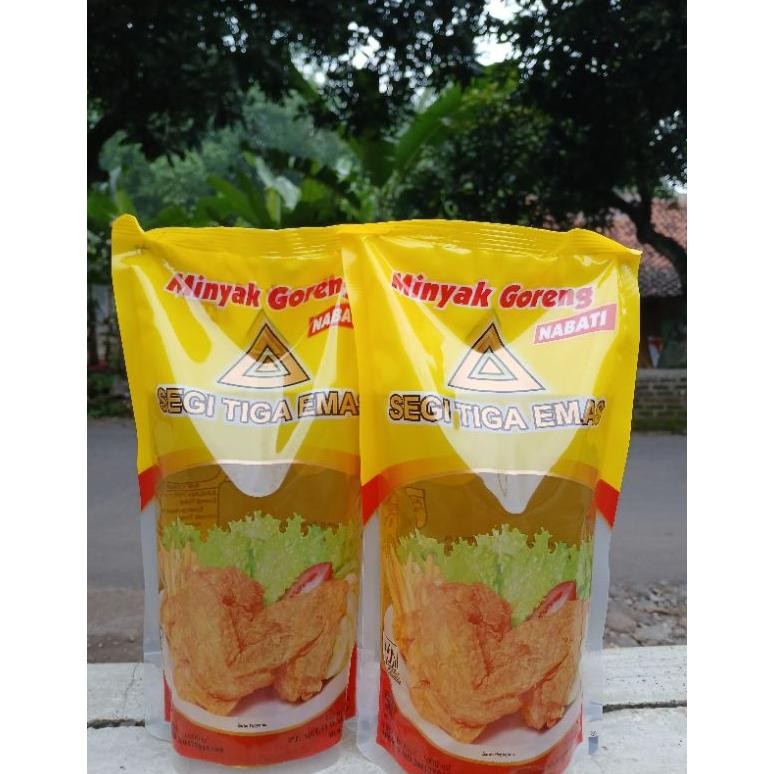 

Minyak Goreng Segitiga Emas 1000ml Tahan Suhu Tinggi Nugi