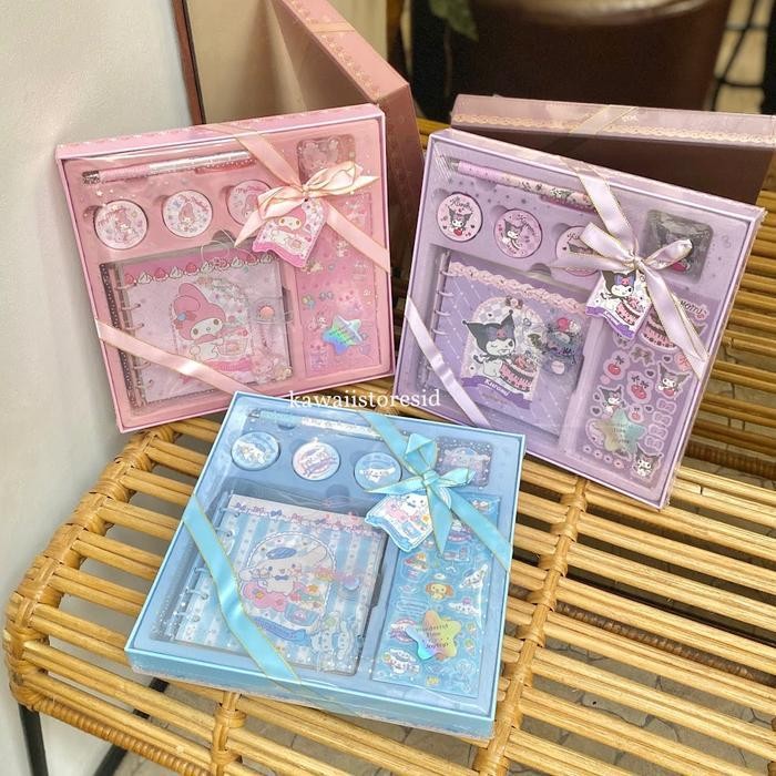 

Gift Set Hadiah Kado Alat Tulis Binder Buku Id Card Case Washi Tape Stationery Sanrio My Melody Cinnamoroll Kuromi Perlengkapan Sekolaj Alat Tulis Lucu