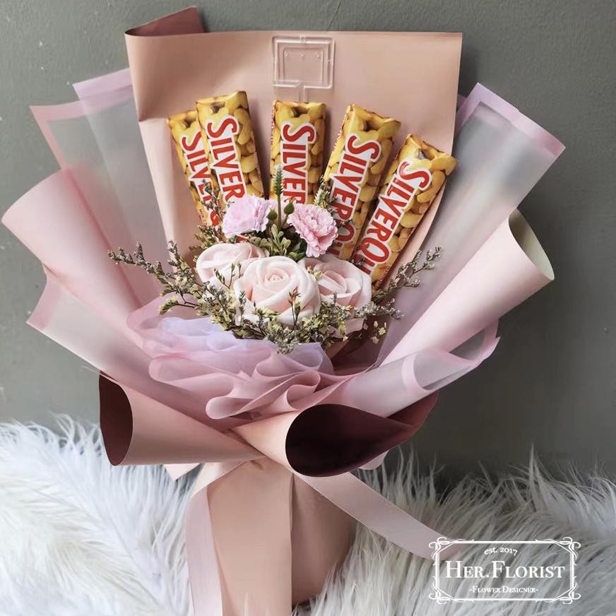 

HER.FLORIST [SNACK] Buket Coklat Besar uk 50CM | Bucket Bunga Sabun, Dried Flowers & Chocolate