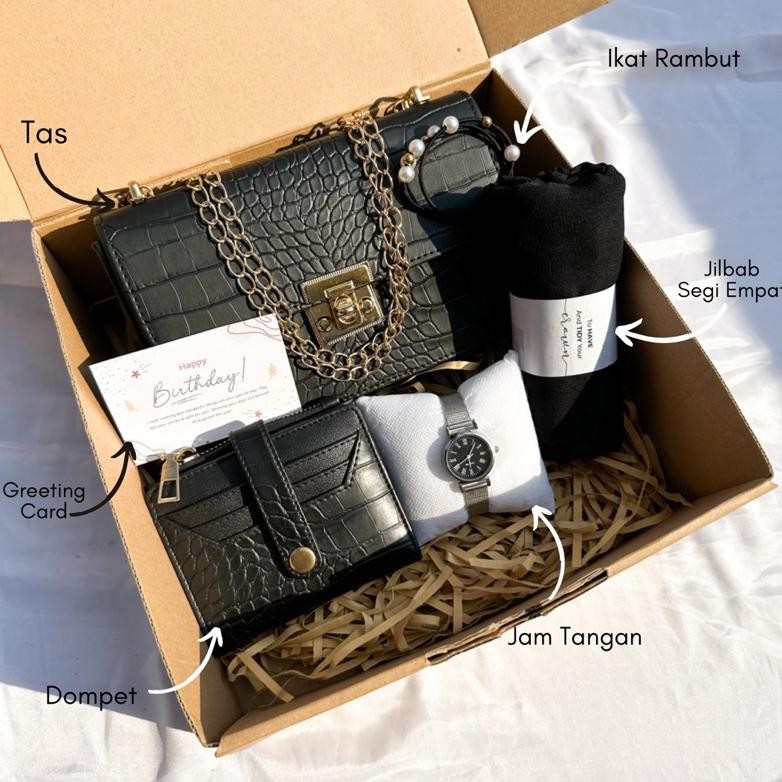 

[B3331]Hampers Gift Box Cilaa Bag/Kado Tas Cewek/Hampers Lebaran/Kado Ayang/Kado Pacar/Hadiah Ulang Tahun Cewek/Kado Wisuda/Kado Anniversary/Kado Wedding/Kado Guru/Kado Istri/Kado Ibu/Hampers Ramdhan