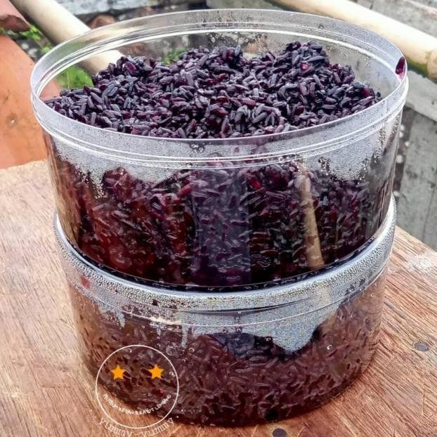 

Tape Ketan Hitam Manis Ber air Khas Bandung (Peuyeum Ketan Hideung Bandung) 500gram Nugi