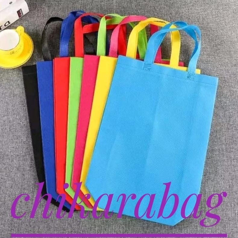 

(12PCS) TAS SOUVENIR SPUNBOND STANDING HANDLLE 30 x 40 x 10 TEBAL 75 GSM Nugi