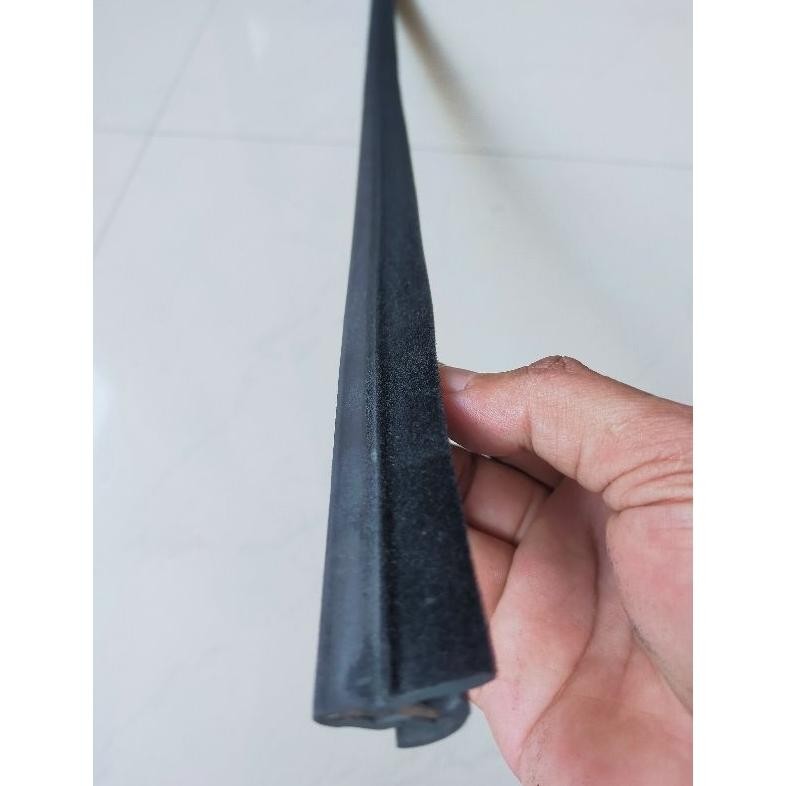 Karet Lis kaca pintu/weather strip/plipit kaca Kijang Super,kijang grand,kijang kapsul bagian luar A