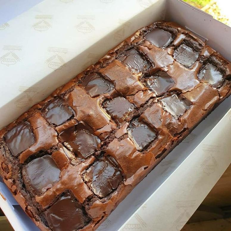 

Single Toping Fudgy Brownie Nugi