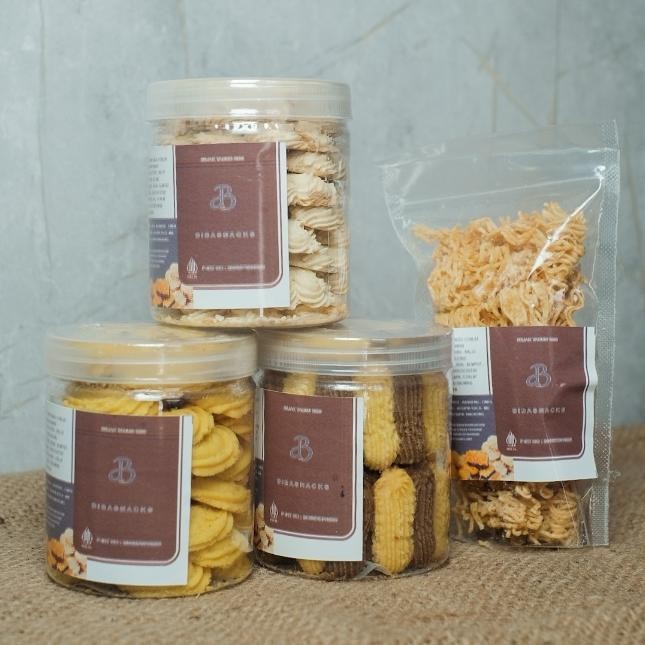 

Promo Paket JANGAN GALAU (Kue Sagu Keju Lumer, Semprit Coklat Klasik, Semprit Lili, Mie Sewot Pouch) Nugi
