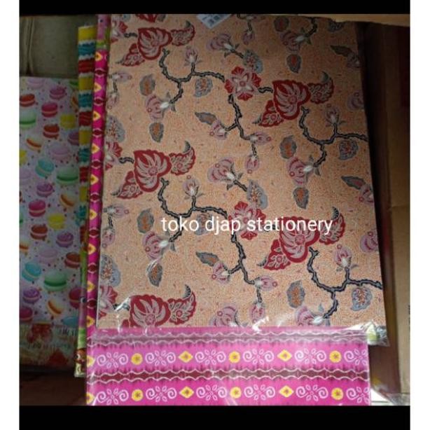 

Kertas Kado KIKI BATIK Isi 50 Lembar Nugi