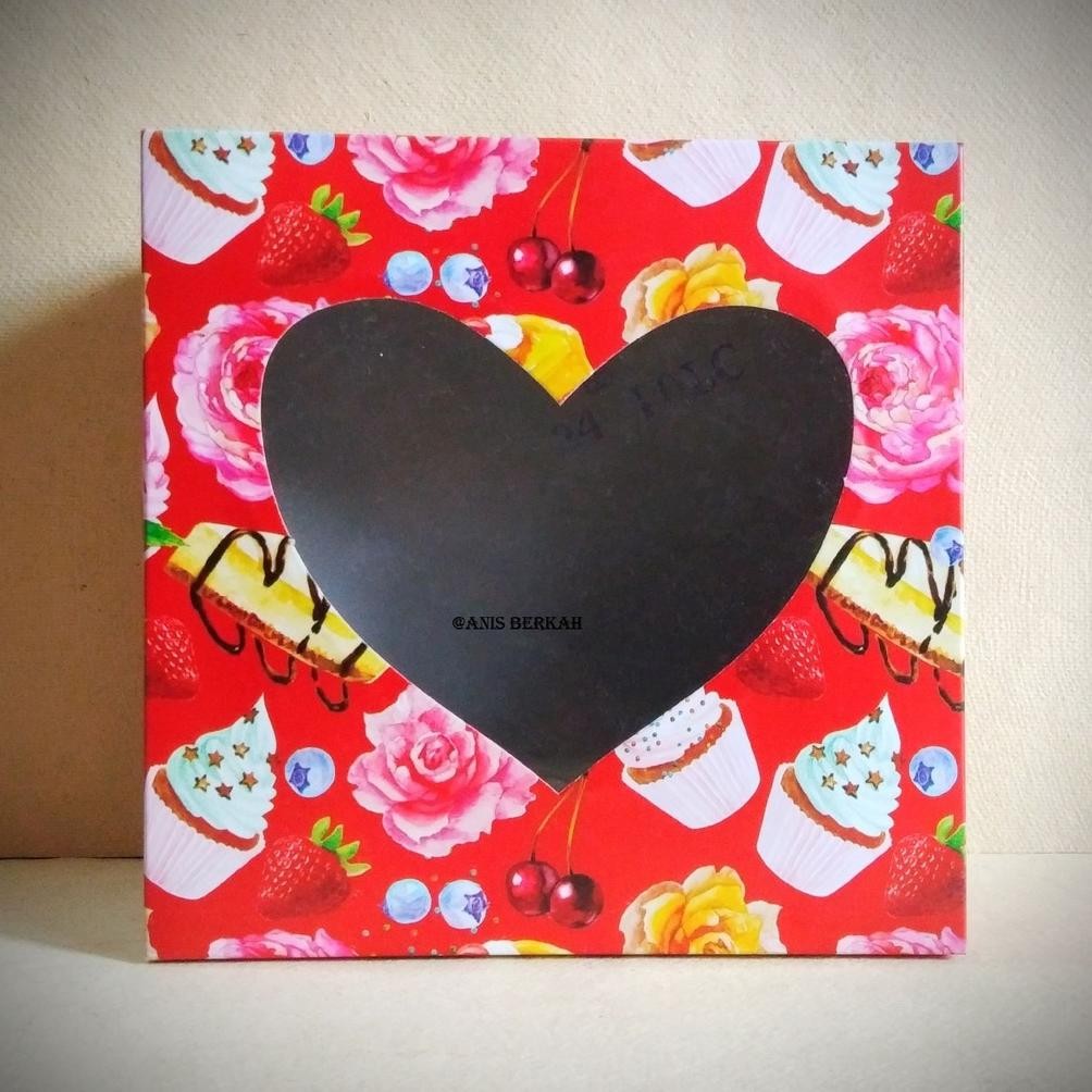 

(harga 10pcs)Box Kue/Kotak Kue Ulang Tahun Tutup Kaca Hati Uk 18-25 Nugi