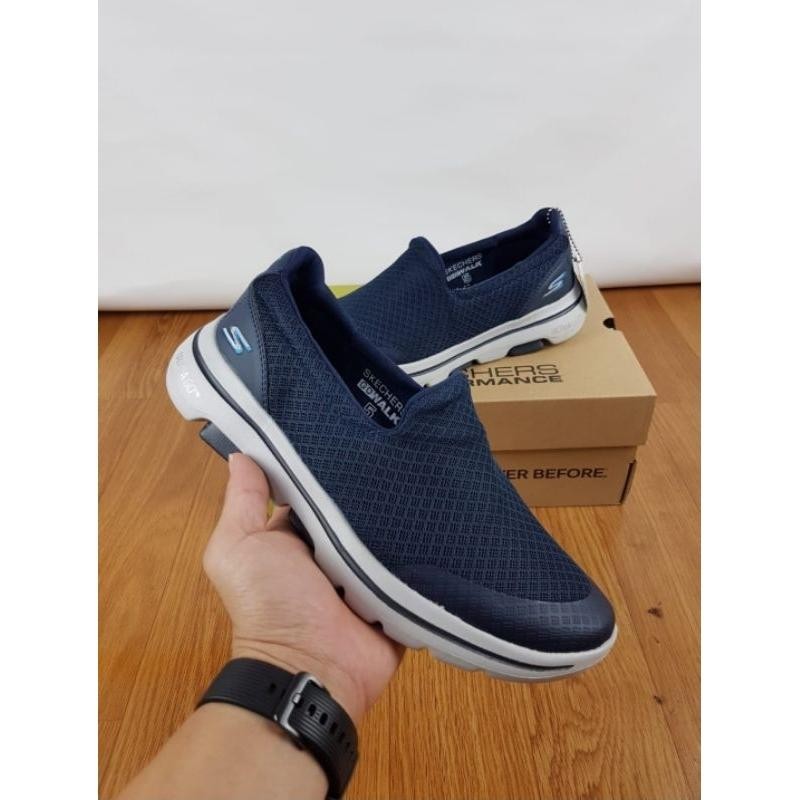 Ews Sepatu Pria / Skechers Go Walk5 Man / Sepatu Pria Skechers Go Walk 5 Man