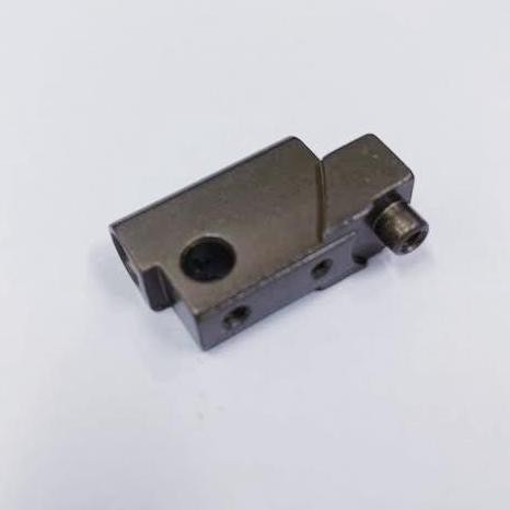 

] Original Termurah | Dudukan Needle Clamp Mesin Obras Industri 747