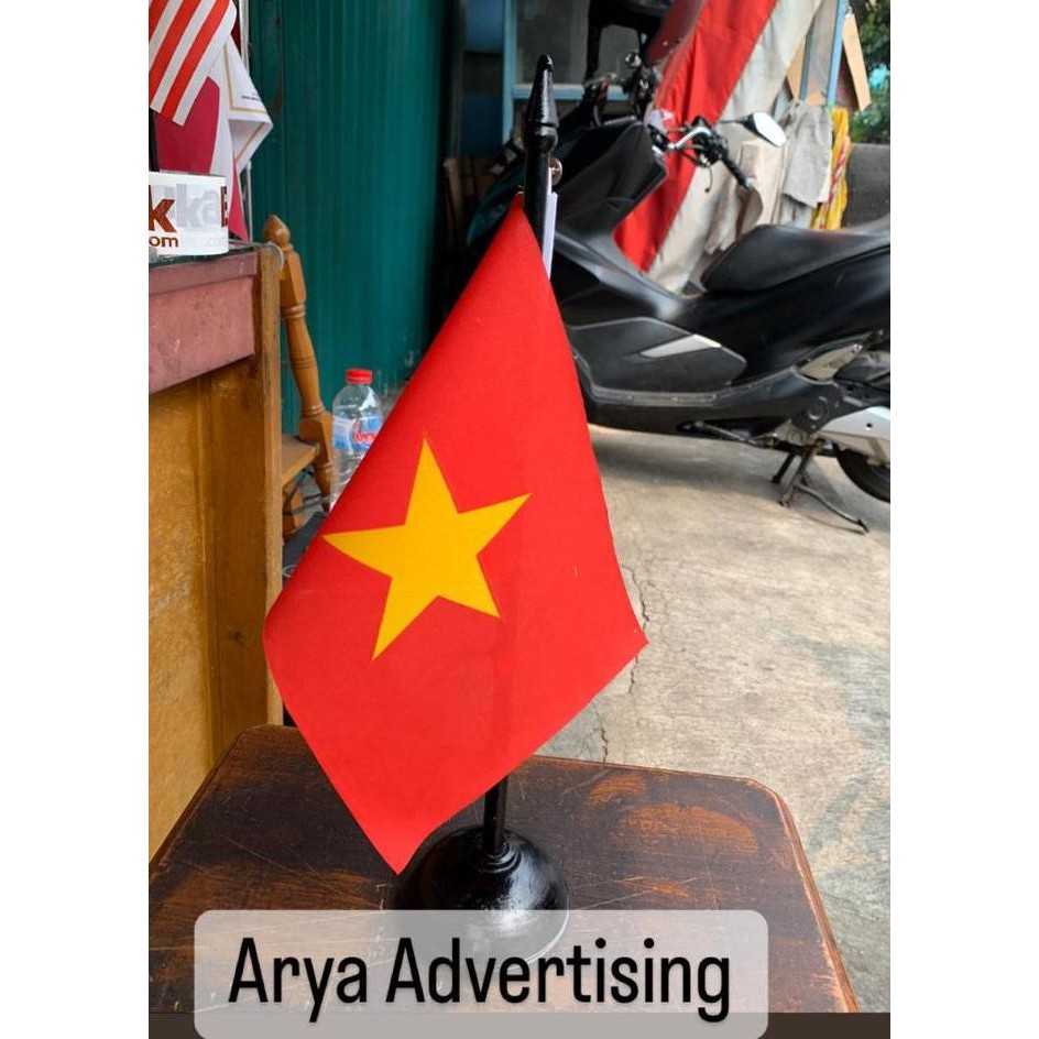 

Bendera negara VIETNAM+tiang kayu meja murah