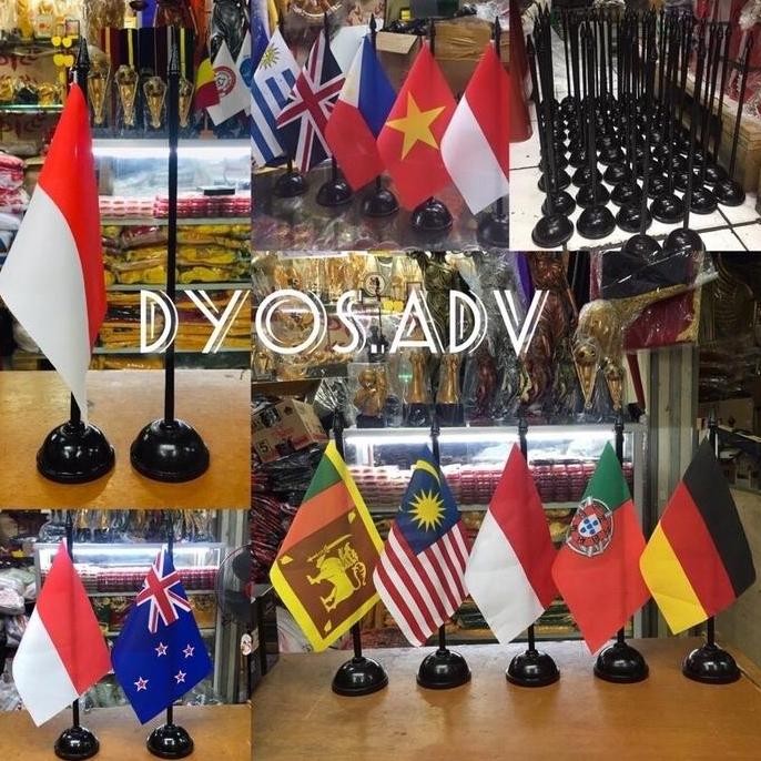 

New Bendera negara + tiang kayu meja Kantor