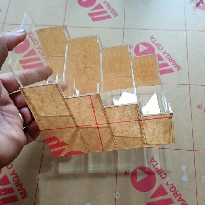 

New Display Kartu Nama 4 Tingkat