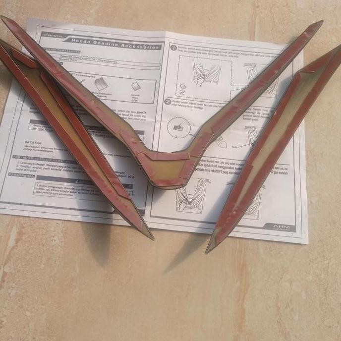 GARNISH LAMPU DEPAN HONDA PCX 150 K97 hitam doff