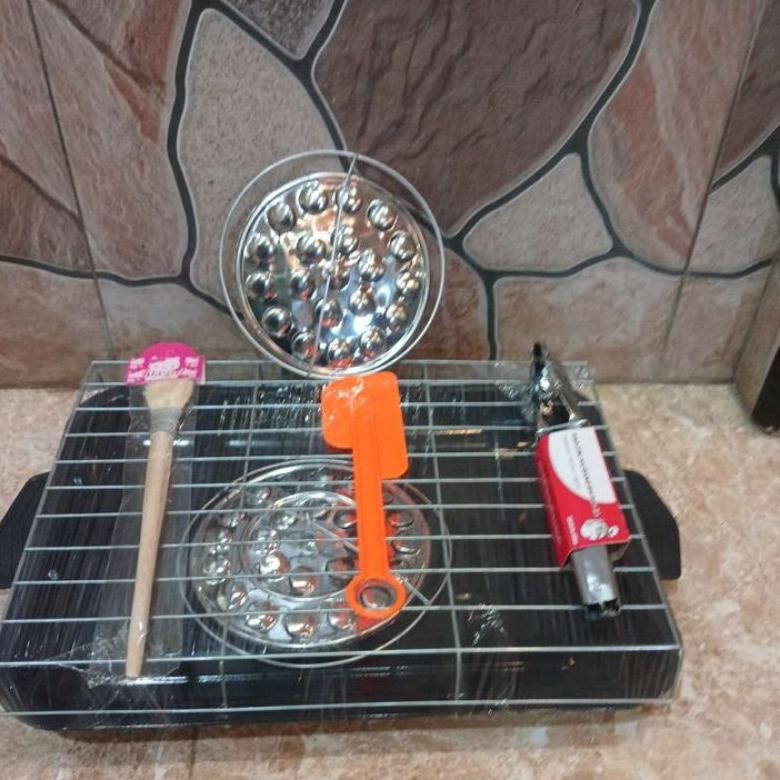 griill/panggangan sosis/bakaran sosis warna hitam plus bonus 4 macam pencapit,baling2,kawat.kuas Nug