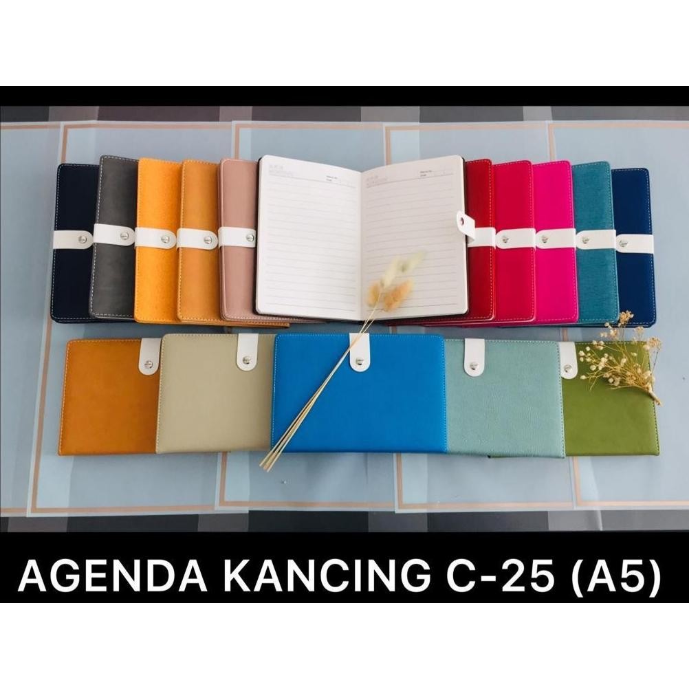 

Buku Agenda KANCING A5 C25 (T 21 x P 14cm isi 190 halaman) ANEKA WARNA Nugi