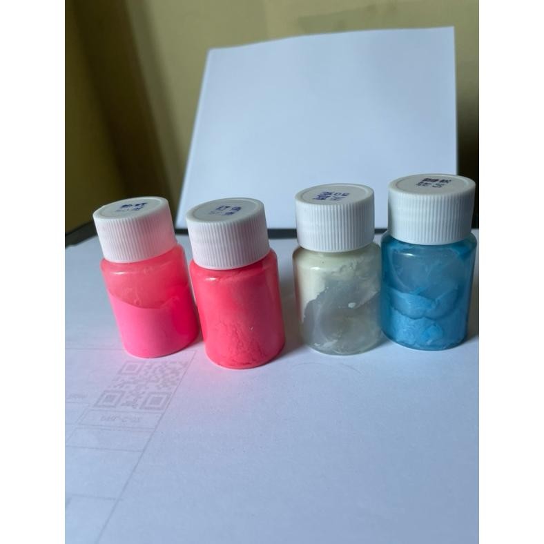 

Cat Glow In The Dark 50 Ml Biru Biru Langit Pink Merah Ungu Hijau Stabilo Maroon Nugi