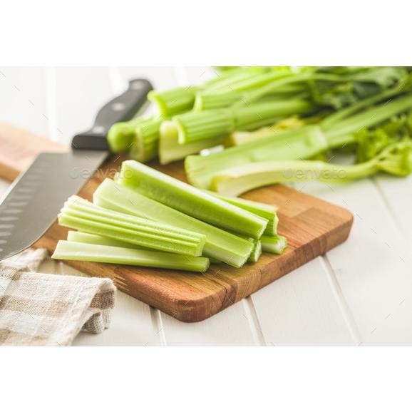 

Sayur Potongan Batang Seledri Bersih Tanpa Daun Prep Celery Stick IMPORT 500 gr aSt