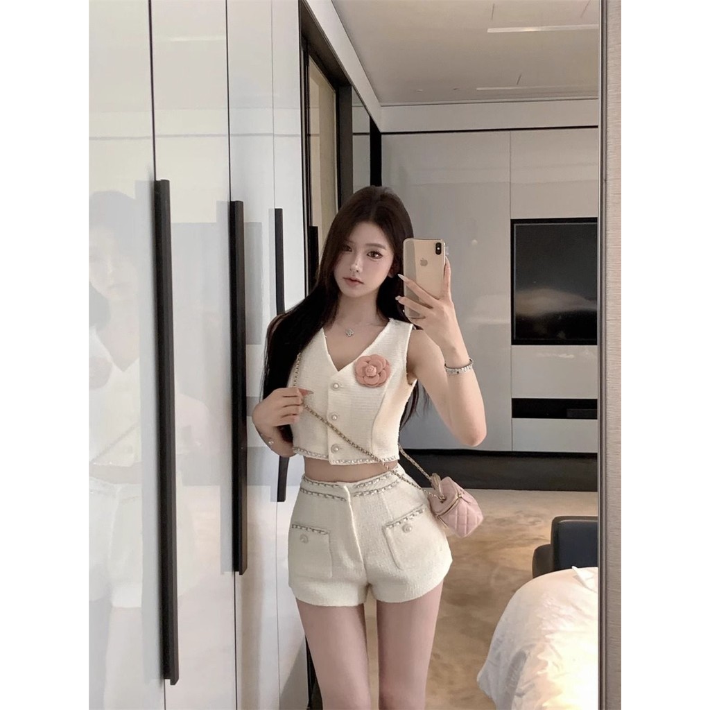 Set Dua Potong Rompi Bunga Tiga Dimensi Wanita dan Celana Pendek Lurus