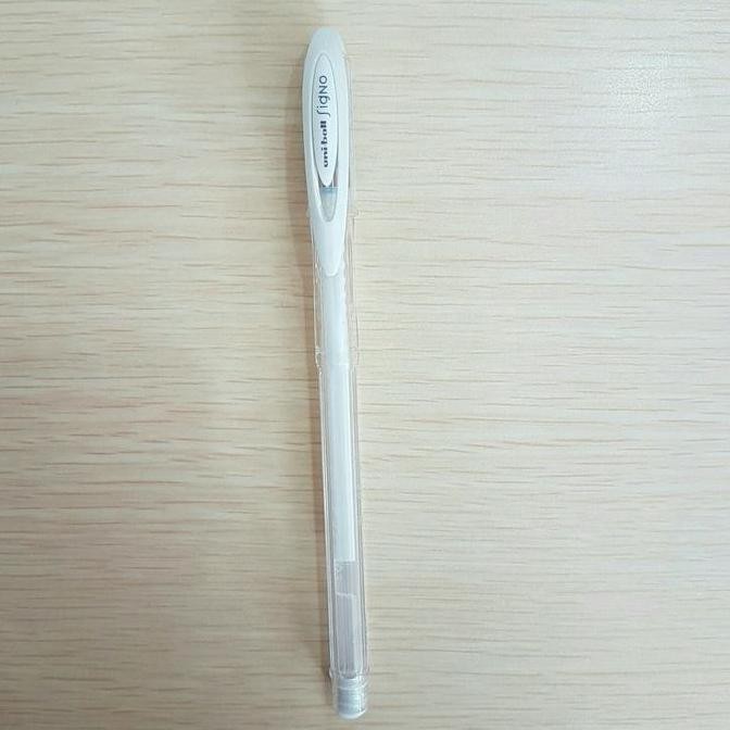 

Pulpen Uniball Signo Putih Um-120Ac 0.7