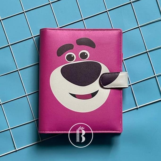 

Tersedia Binder Motif Lotso Full Face Printing Kulit 20 Ring A5 & 26 Ring B5
