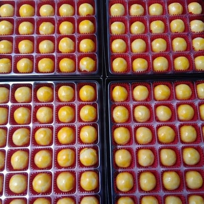 

Dus Nastar 100 Set - Box Mika Parcel Kue Kering / Lebaran Stok Terbatas