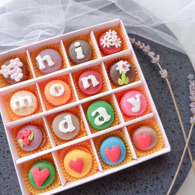 

Macaron Gift 16pcs - Kue Kering Cantik Premium Stok Terbatas